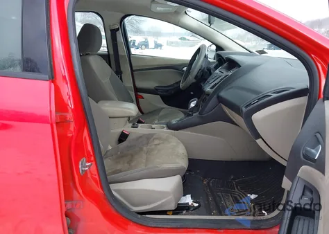 2013 Ford Focus Se z USA, uszkodzony, nr VIN 1FADP3F21DL333048